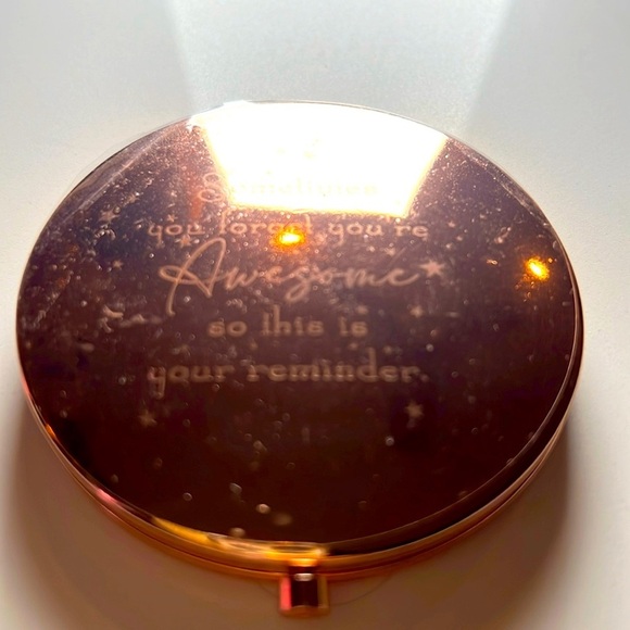 🪞Pocket mirror “sometimes you forget you’re awesome so this is your reminder” - Picture 3 of 8